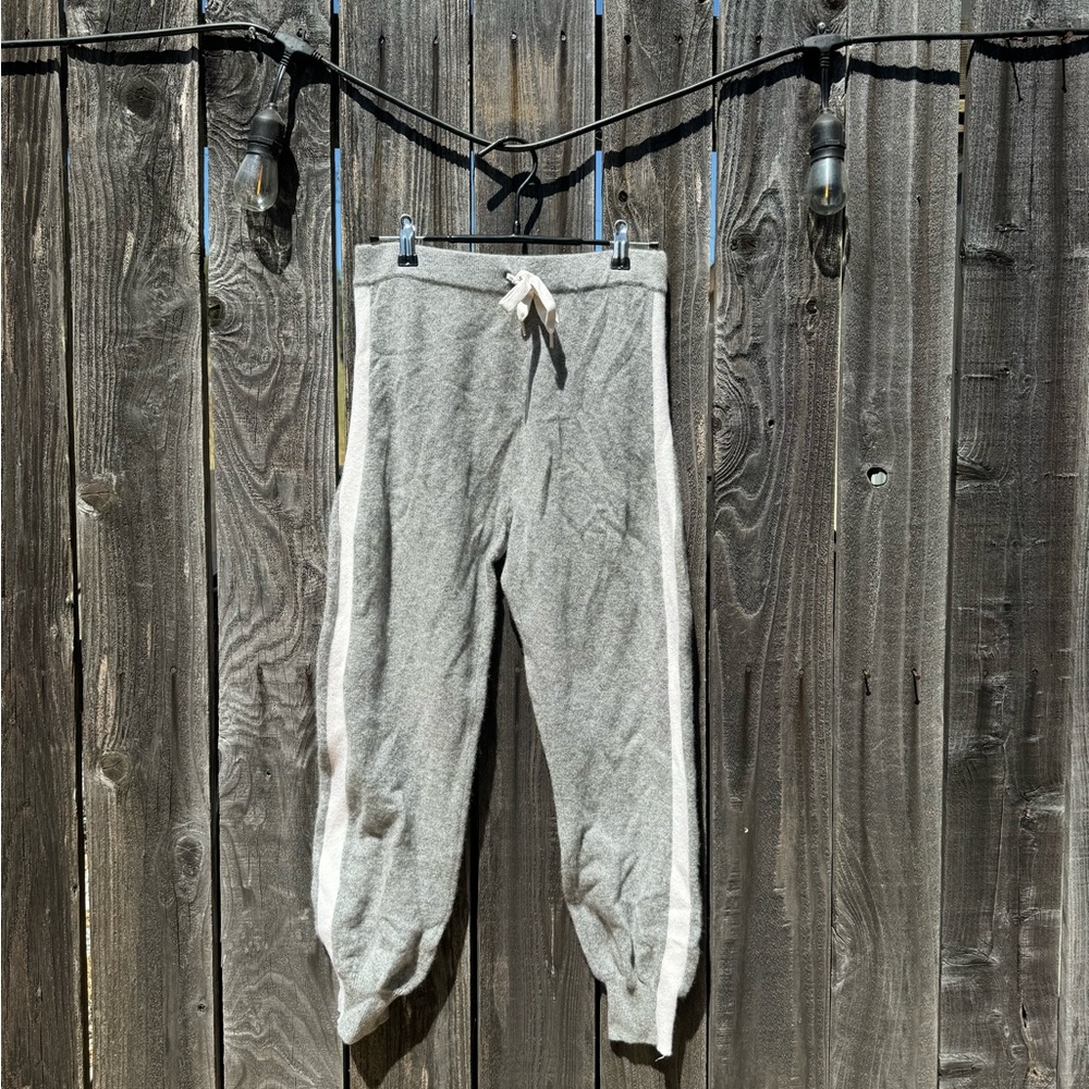 Athleta Cashmere League Grey and White Joggers With Elastic Waistband Size Smal